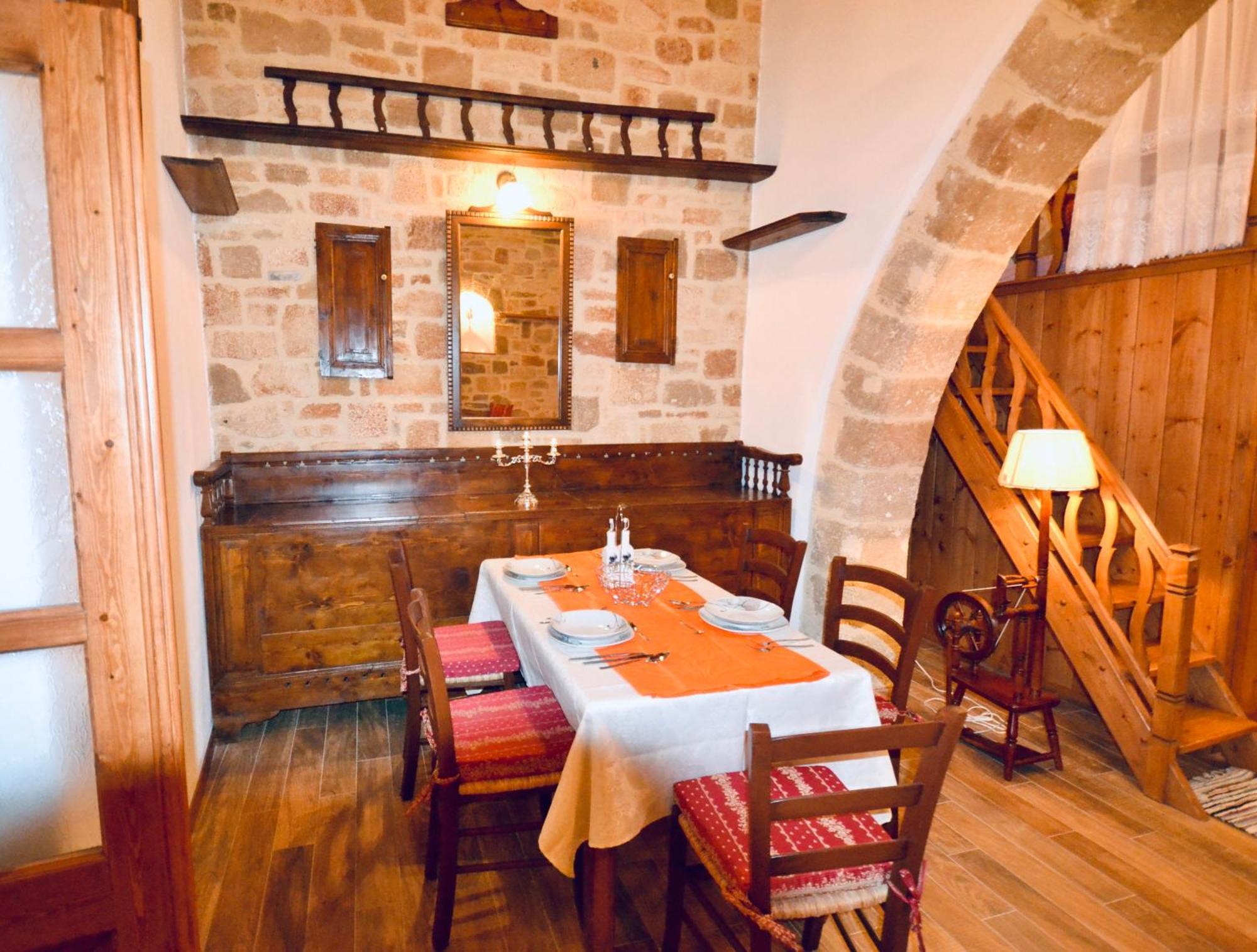 Villa Patitiri Traditional House With Hot Tub